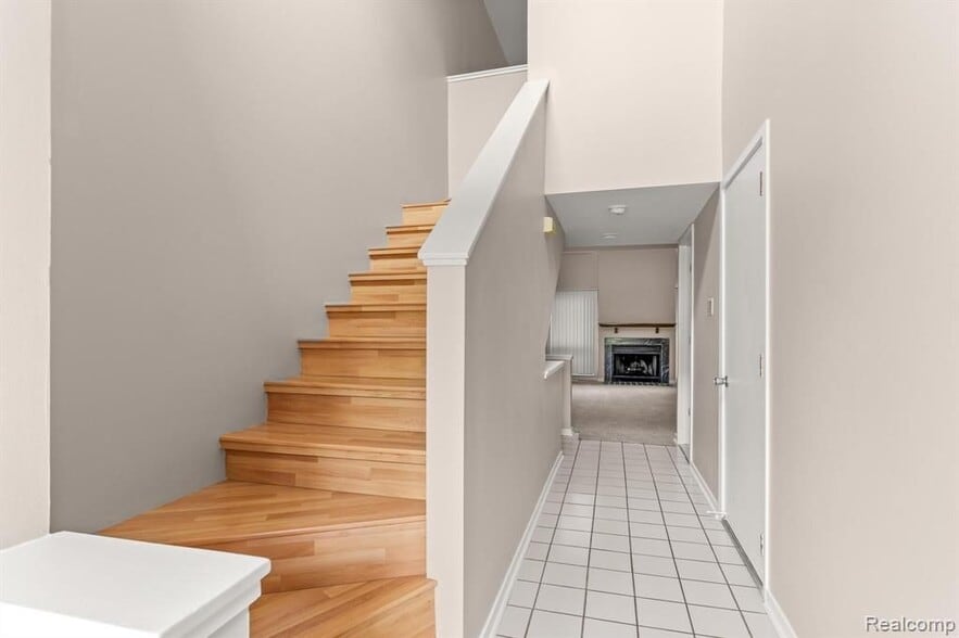 Building Photo - 644 Ashley Cir E