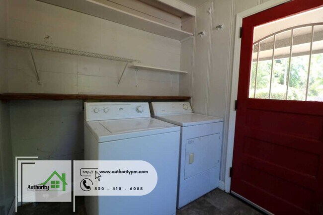 Building Photo - 841 South St