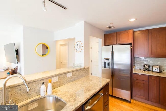 Building Photo - 4118 18th Rd N