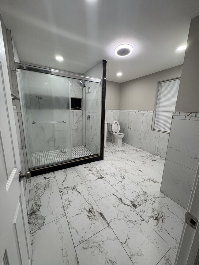 Building Photo - 2229 N Hancock St