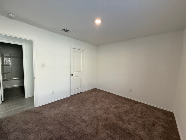 Building Photo - Dream Home in Seguin- 3 Bedroom / 2 Bath -...