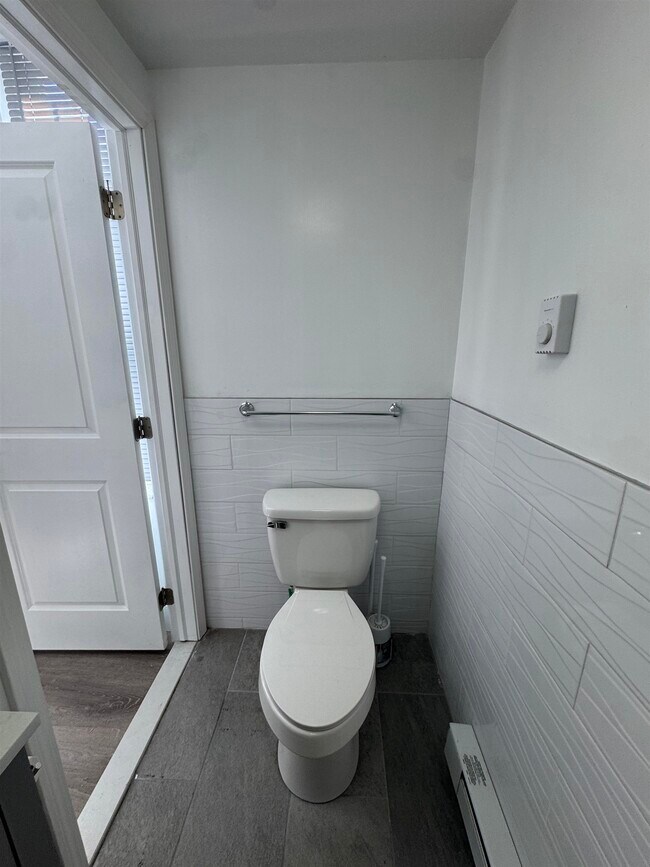 Building Photo - 20 Chapel St