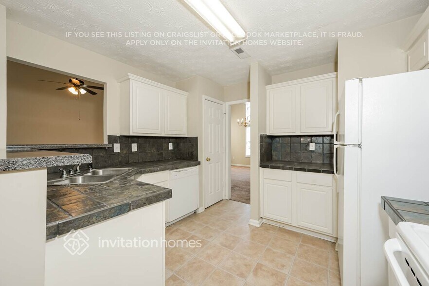 Building Photo - 219 Lakeview Pl