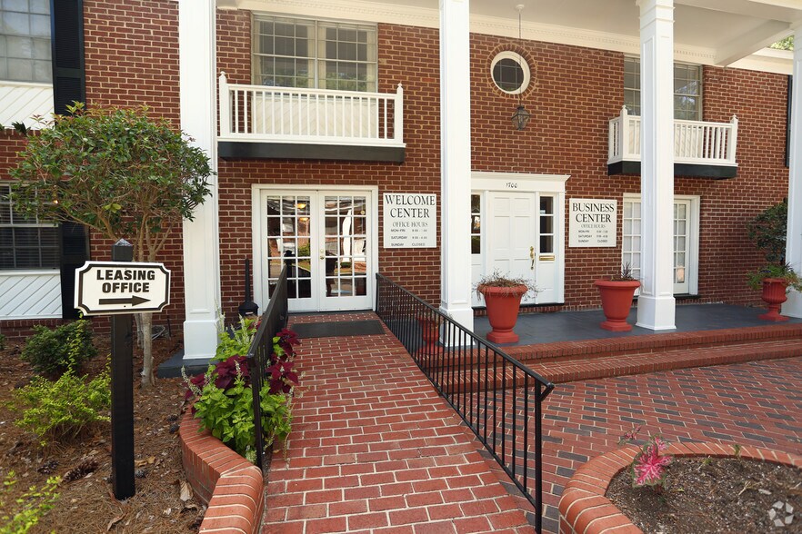 Falcon Crest Apartments 1700 Valley Park Ct Augusta GA 30909