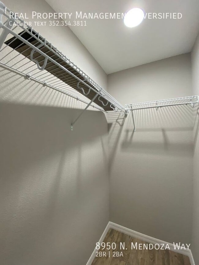 Building Photo - 8950 N Mendoza Way