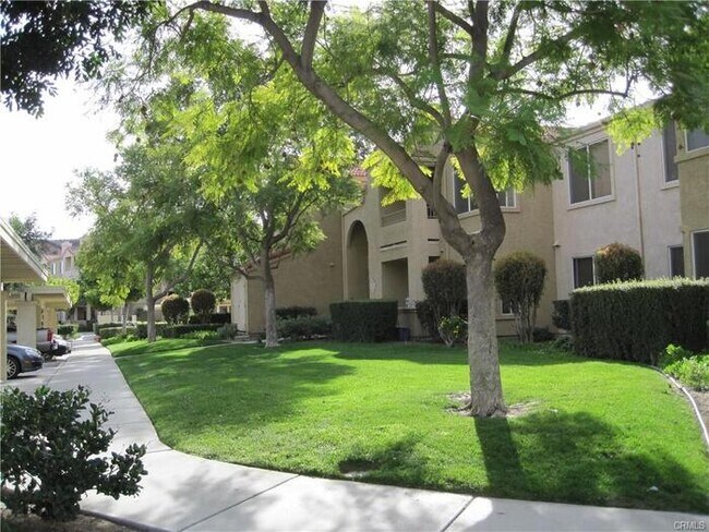 Building Photo - 2400 Del Mar Way