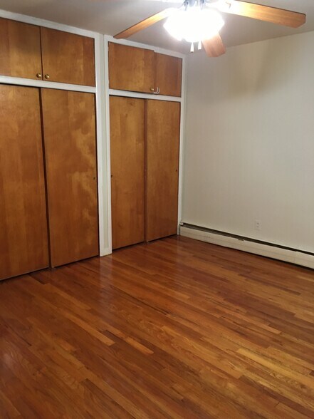 Building Photo - 1059 Brighton St