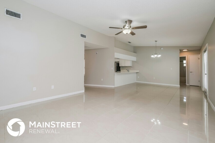 Building Photo - 9126 Lometa Ln