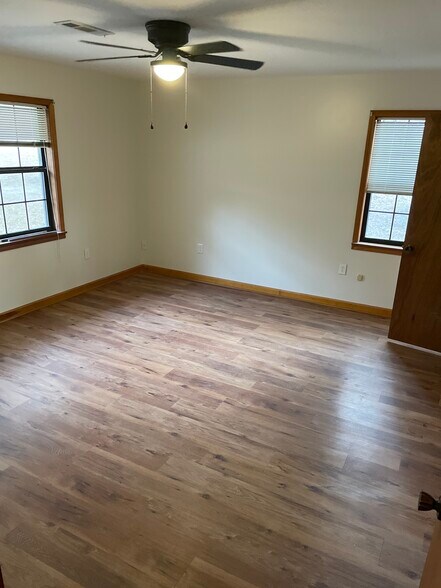 Building Photo - 430 Co Rd 445