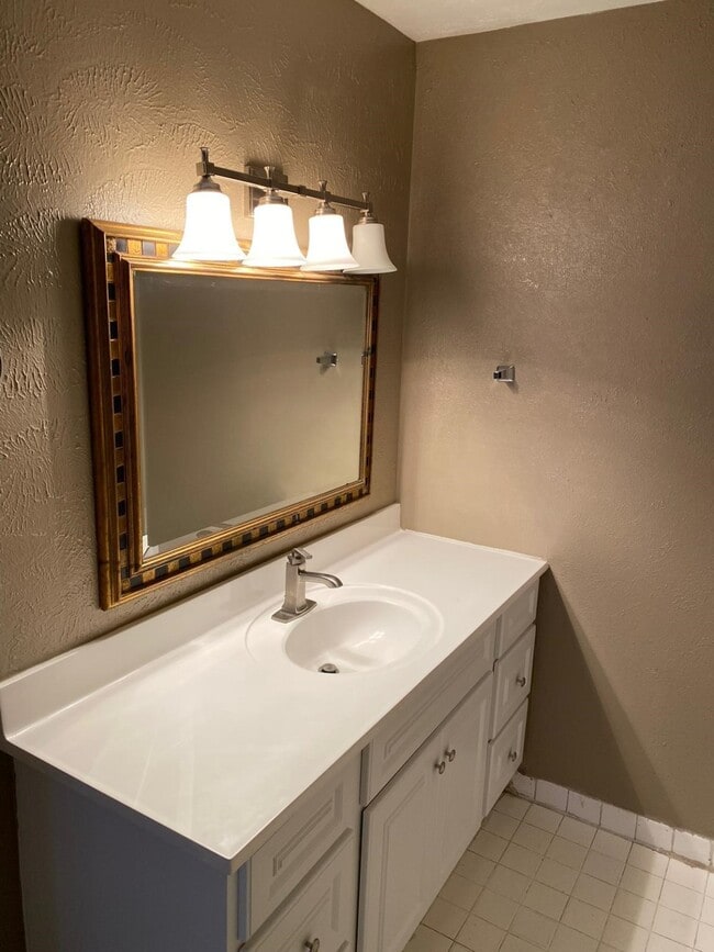 Building Photo - 6305 Westward St