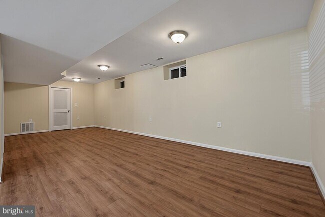 Building Photo - 6508 Berkshire Dr