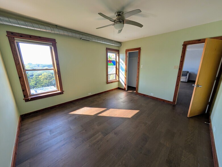 Secondary bedroom - this one has a fan - 5400 S Harper Ave