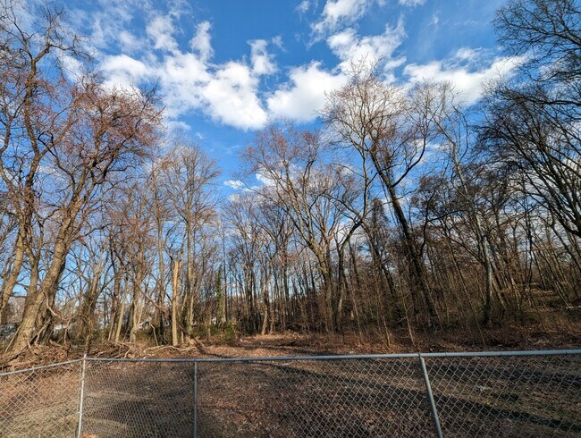 Building Photo - 1836 Perryville Rd