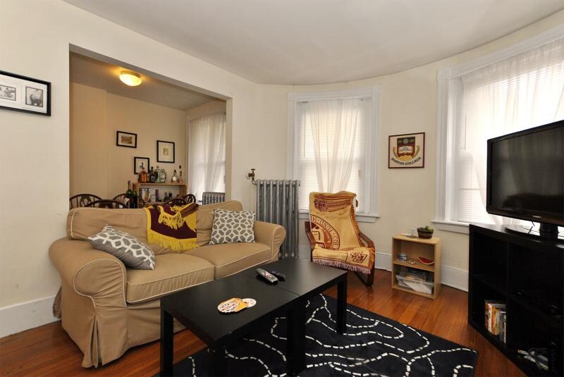 Building Photo - 44 Linden St