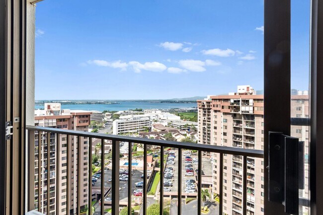 Building Photo - Beautiful 1 Bedroom Condo