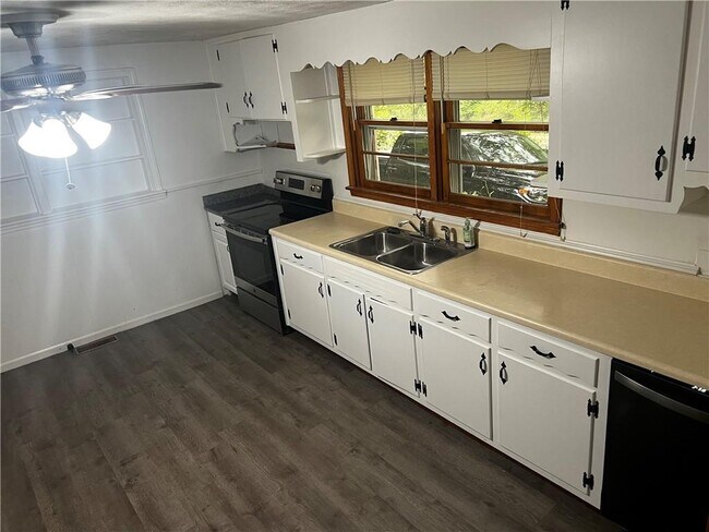 Building Photo - 3743 Jiles Rd