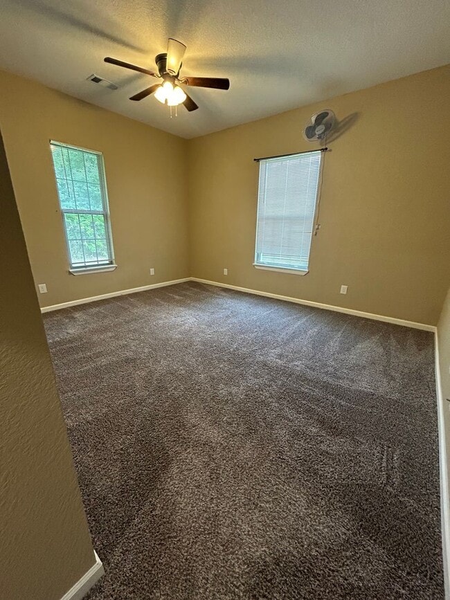 Building Photo - 5302 Summit St