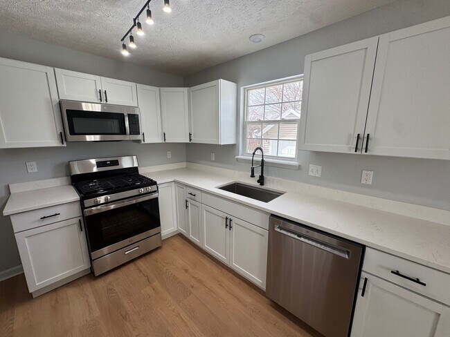 Building Photo - Newly Renovated 3BR/2BA Single-Family Home with Garage – Cleveland