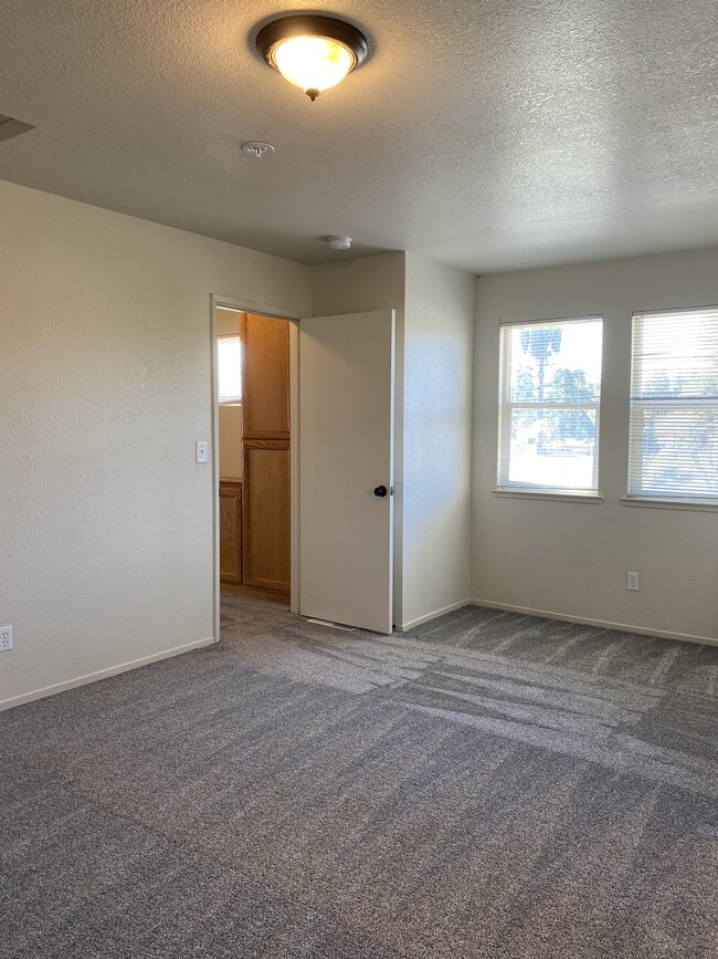 Building Photo - 2917 Snyder Ave