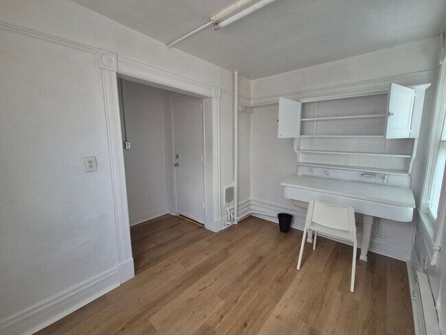 Building Photo - 427-431 E. Bijou St.