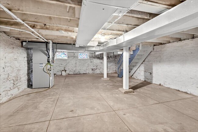 Building Photo - 3419 Montana St