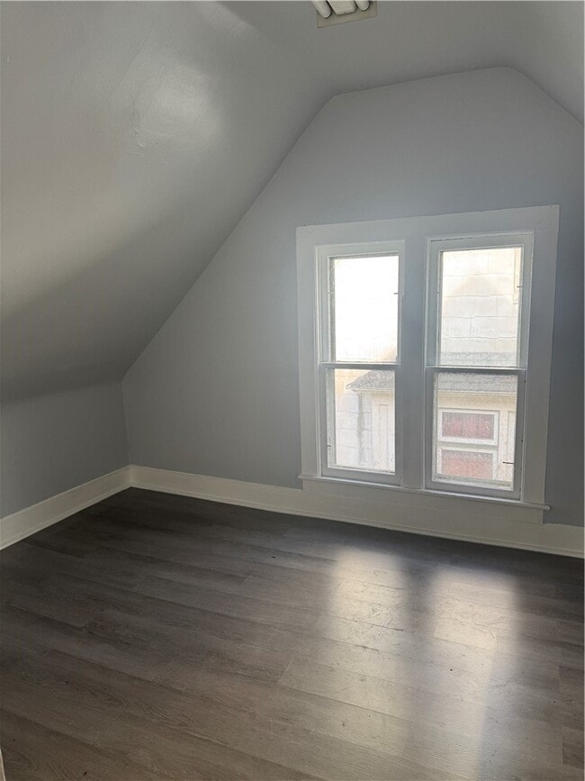 Building Photo - 686 Seward St