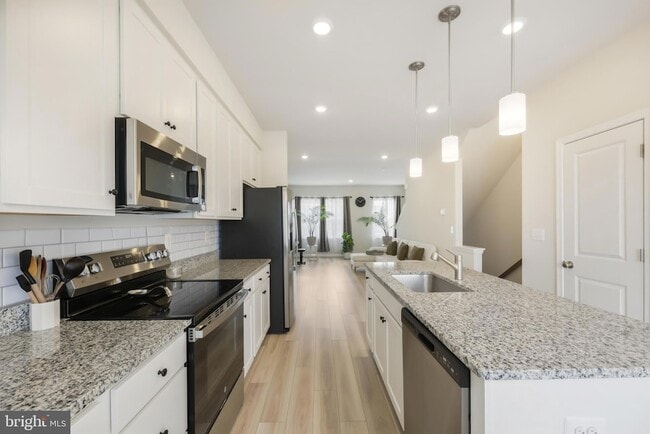 Building Photo - 51 Short Br Dr