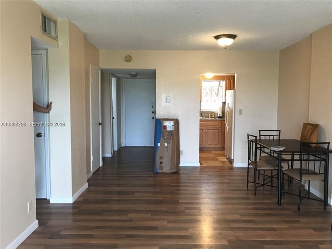 Building Photo - 1701 Washington St