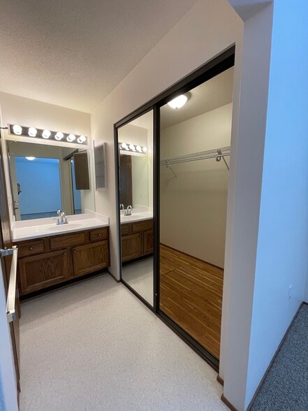 Main Bedroom with Walk-In Closet - 2725 Burgundy Dr