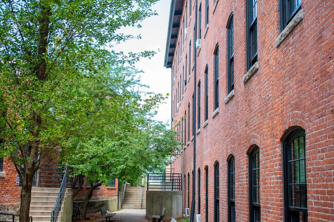 Building Photo - Glenark Mills/Oaks