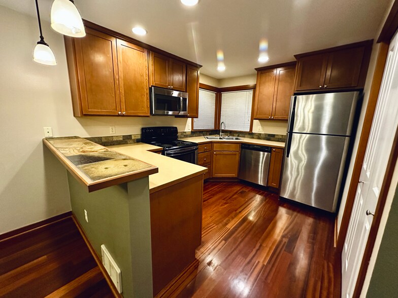 Building Photo - 9025 18th Ave SW