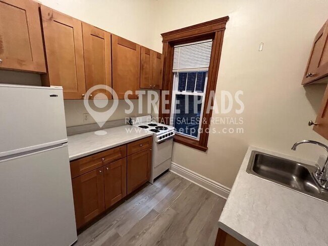 Building Photo - 1 bedroom in Boston MA 02215