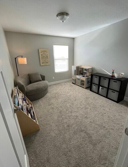 Building Photo - 1999 E Abbey Way