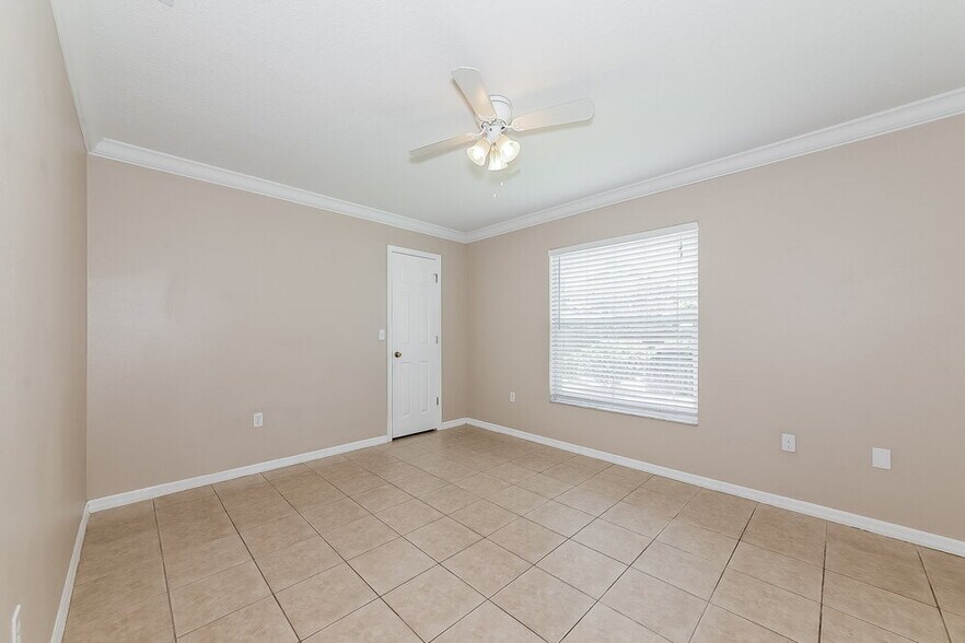 Building Photo - 6888 Mauna Loa Blvd
