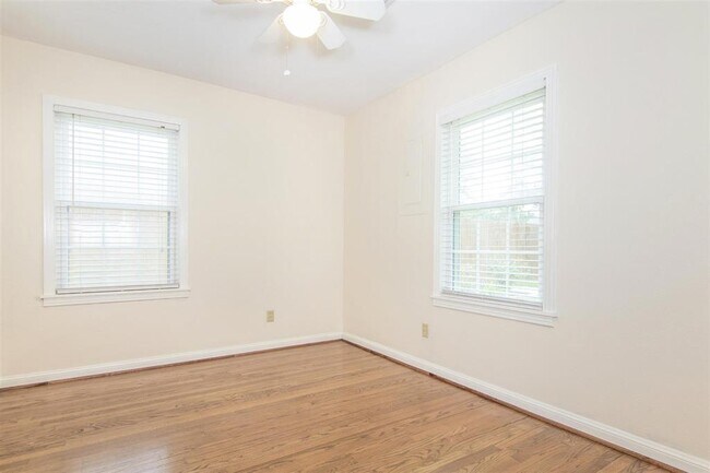 Building Photo - 1607 Libbey Dr