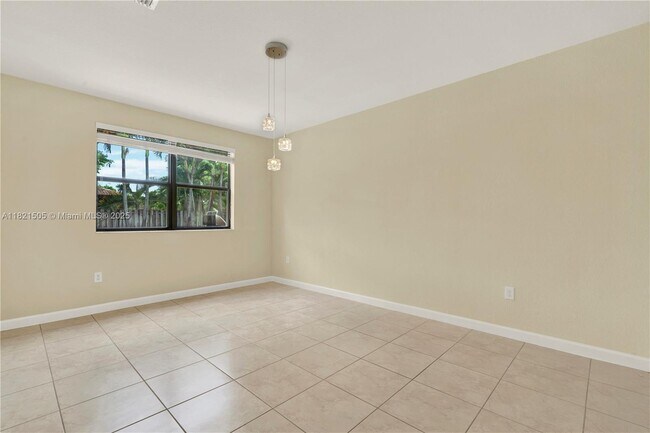 Building Photo - 11923 SW 155th Ct