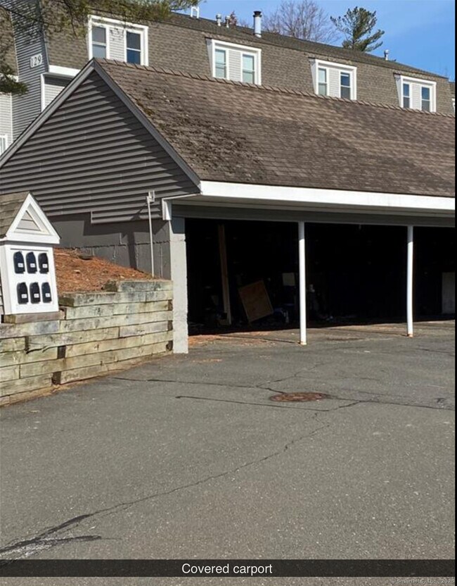 Building Photo - 99 Brittany Farms Rd