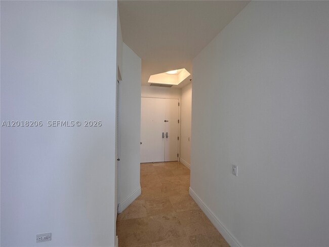 Building Photo - 808 Brickell Key Dr