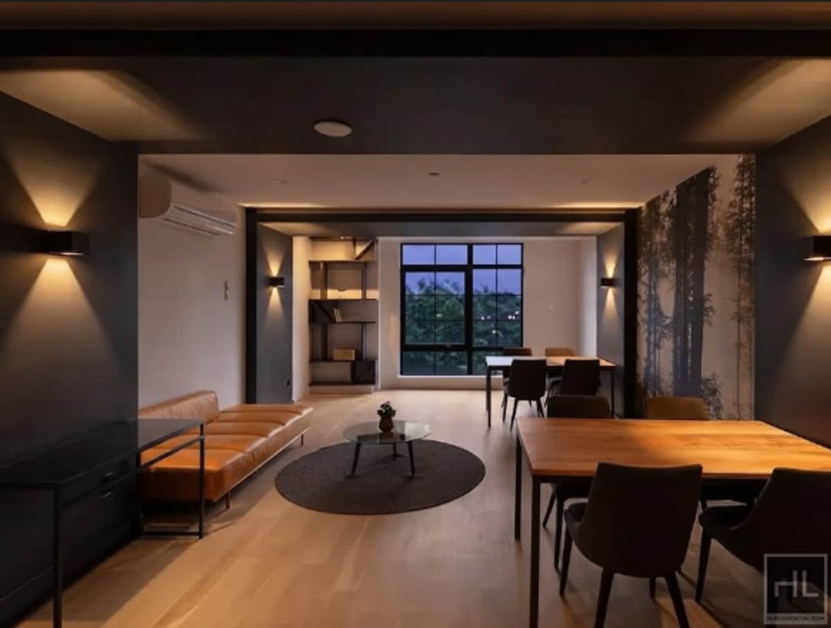 Building Photo - Spacious 2 Bedroom, 2 Bathroom with Private Balcony at The Crescendo