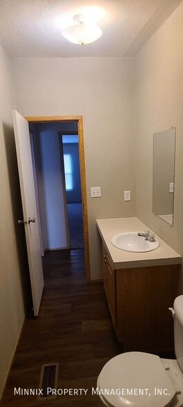 Building Photo - 304 SE 4th St