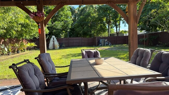 Building Photo - 37 SW 11th St