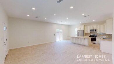 Building Photo - 7252 Glade Ave