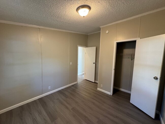 Building Photo - 236 Kue Pass