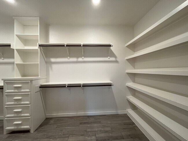 Building Photo - WALKING DISTANCE FROM OSO BAY WETLAND PRES...