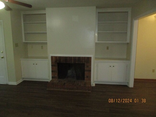 Building Photo - 2808 Falcon Ln