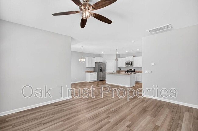 Building Photo - 216 Sarcoxie Rd