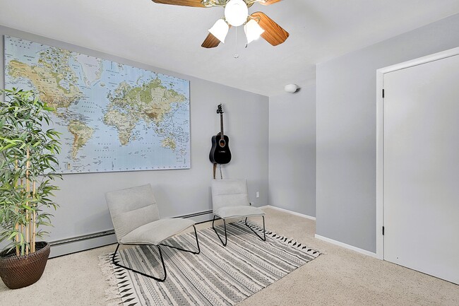 Building Photo - 28585 Evergreen Manor Dr