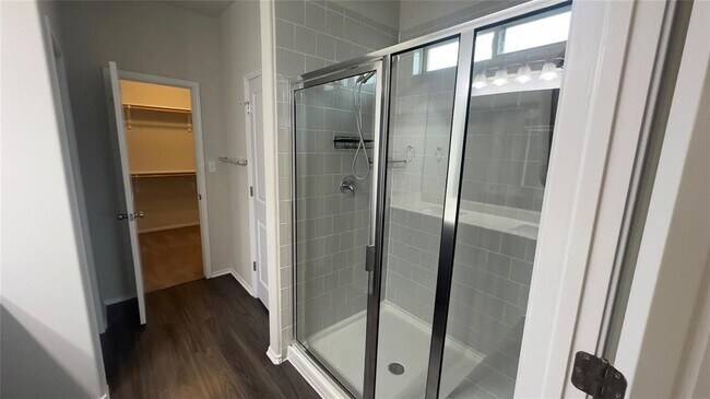 Building Photo - 129 Goldfinch Dr