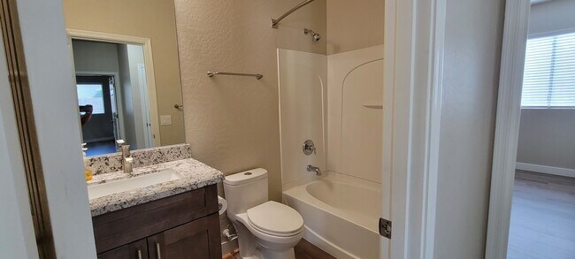 Building Photo - Unbelievable 3 bedroom 2 bath home in Peca...