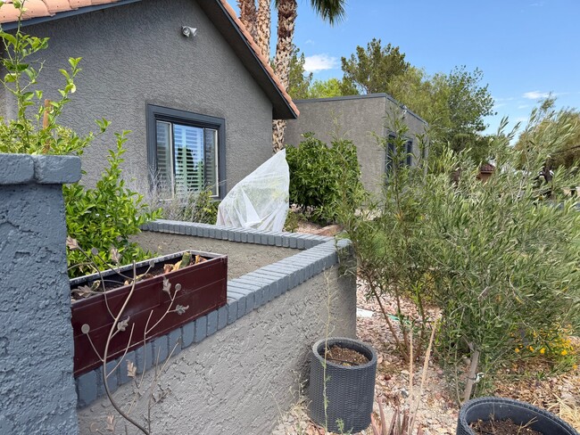 Building Photo - 9595 Bright Angel Way